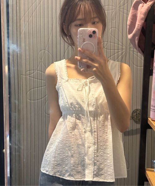 MUSINSA STANDARD WOMAN（ムシンサスタンダードウーマン）の「ウィメンズバーティカルテクスチャーボタンスリーブレストップ[ホワイト]（Tシャツ/カットソー・レディース・その他・X-SMALL/SMALL/MEDIUM/LARGE）」の4枚目の写真