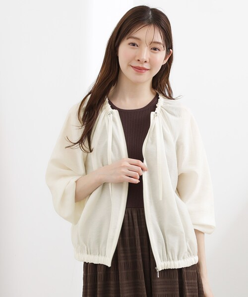 grove(グローブ)の「気温調整にも◎ブラウス感覚で羽織れるシアーブルゾン(ブルゾン・レディース・オフホワイト/ブラック/サックスブルー系2/ベージュ系その他6・02/03/01/04/05)」の8枚目の写真