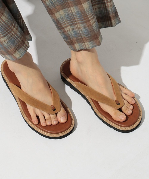 niko and...(ニコアンド)の「フェイクレザー配色トングサンダル(サンダル・メンズ・ブラック/ブラウン・MEDIUM/LARGE)」の8枚目の写真