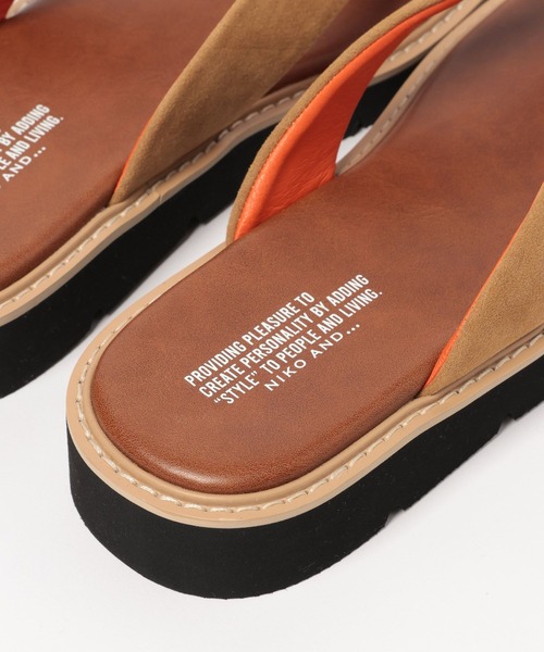 niko and...(ニコアンド)の「フェイクレザー配色トングサンダル(サンダル・メンズ・ブラック/ブラウン・MEDIUM/LARGE)」の19枚目の写真