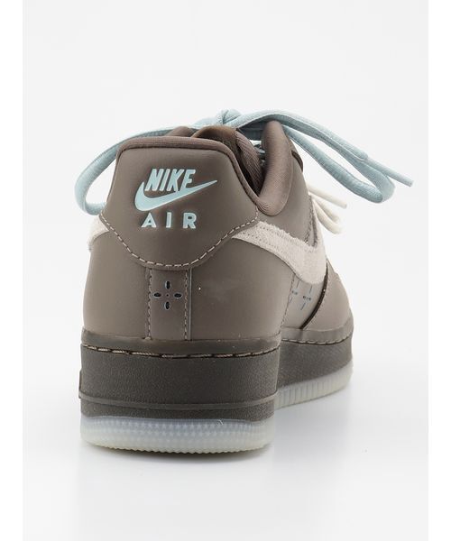 NIKE(ナイキ)の「【NIKE】W Air Force 1 '07 LV8 FMME / ナイキ ウィメンズ エア フォース 1 '07 LV8 FMME IR5690-256(スニーカー・レディース・ダークグレー・25/24.5/23/24/23.5)」の3枚目の写真