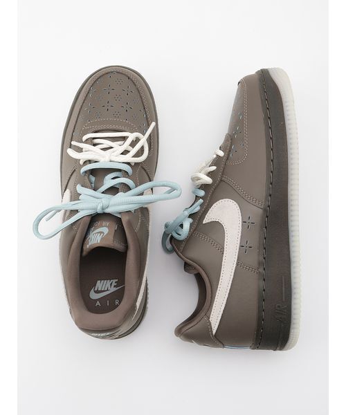 NIKE(ナイキ)の「【NIKE】W Air Force 1 '07 LV8 FMME / ナイキ ウィメンズ エア フォース 1 '07 LV8 FMME IR5690-256(スニーカー・レディース・ダークグレー・25/24.5/23/24/23.5)」の6枚目の写真