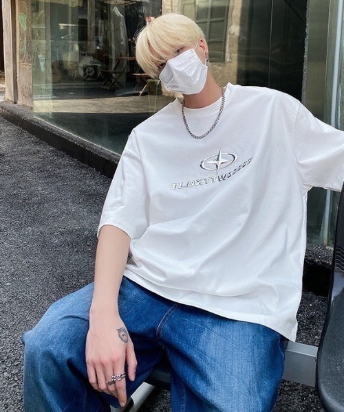lilful(リルフル)の「【26年春夏新作】立体ロゴY2KモチーフビッグシルエットTシャツ(Tシャツ/カットソー・メンズ・ホワイト/ブラック・M/L)」の6枚目の写真