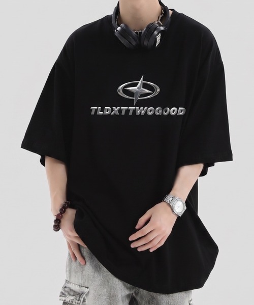lilful(リルフル)の「【26年春夏新作】立体ロゴY2KモチーフビッグシルエットTシャツ(Tシャツ/カットソー・メンズ・ホワイト/ブラック・M/L)」の4枚目の写真