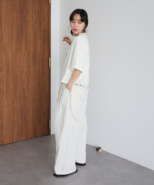 CRAFT STANDARD BOUTIQUE(クラフトスタンダードブティック)の「接触冷感 バイカラーヘムプルオーバー(Tシャツ/カットソー・レディース・グレー/オフホワイト/ライトグリーン/ネイビー・FREE)」の17枚目の写真