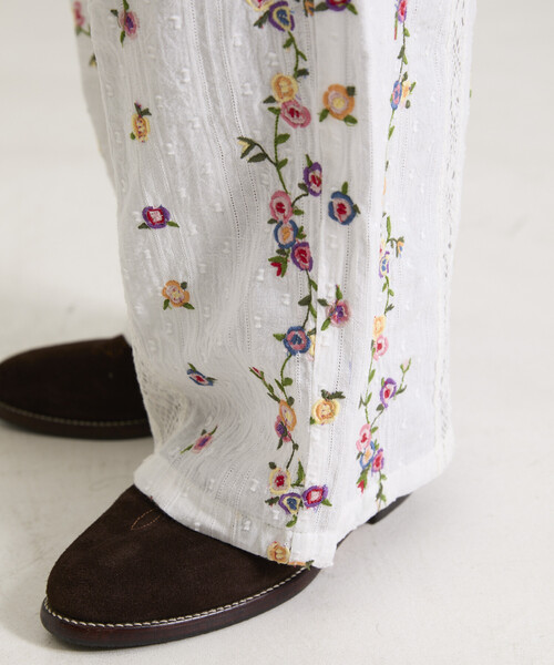 Freada(フリーダ)の「Freada/フリーダ ドビー花刺繍×レースパンツ(その他パンツ・レディース・ブラック/ホワイト・ONE SIZE)」の21枚目の写真