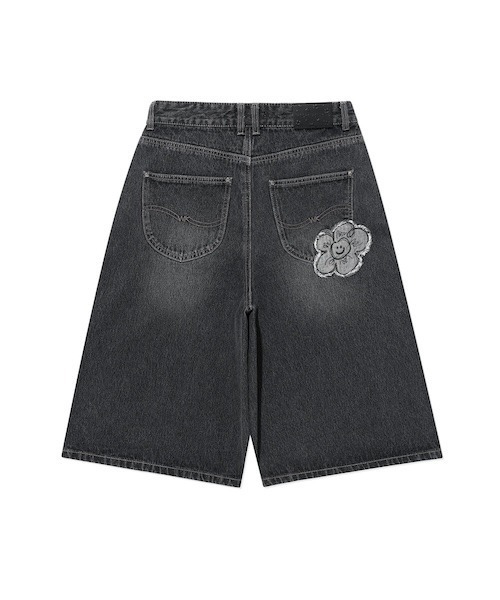 Wacky WiLLy(ワッキーウィリー)の「WOMEN'S APPLIQUE DENIM BERMUDA SHORTS(その他パンツ・レディース・グレー/ブルー・MEDIUM/SMALL)」の4枚目の写真