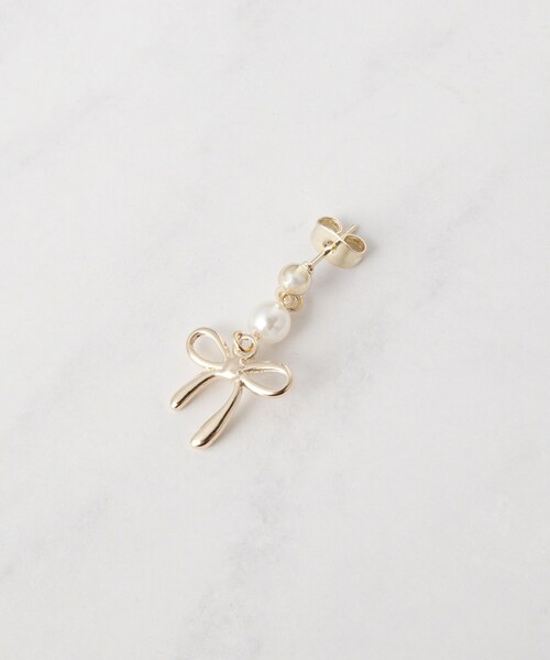 couture brooch(クチュールブローチ)の「フェイクパール付きリボンモチーフピアス(ピアス(両耳用)・レディース・ゴールド・00)」の3枚目の写真