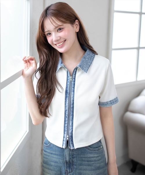 clear(クリア)の「襟付デニム切替ダブルジップカットソートップス(Tシャツ/カットソー・レディース・ブラック/アイボリー/グレー/レッド・F)」の2枚目の写真