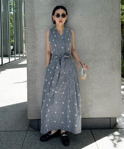Ameri(アメリ)の「MEDI LACE BONDING DRESS(ドレス・レディース・ライトベージュ/ブラック・MEDIUM/SMALL)」の4枚目の写真