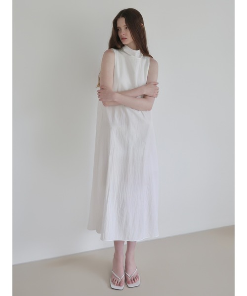 NOWNS(ナウンス)の「Sera | Halter long dress(ワンピース・レディース・ネイビー/アイボリー・FREE)」の13枚目の写真