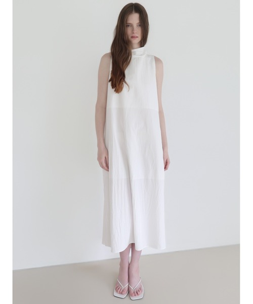 NOWNS(ナウンス)の「Sera | Halter long dress(ワンピース・レディース・ネイビー/アイボリー・FREE)」の12枚目の写真
