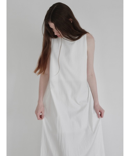 NOWNS(ナウンス)の「Sera | Halter long dress(ワンピース・レディース・ネイビー/アイボリー・FREE)」の14枚目の写真