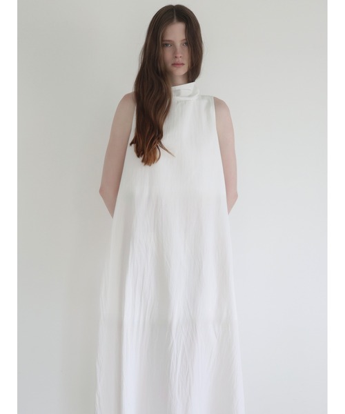 NOWNS(ナウンス)の「Sera | Halter long dress(ワンピース・レディース・ネイビー/アイボリー・FREE)」の11枚目の写真