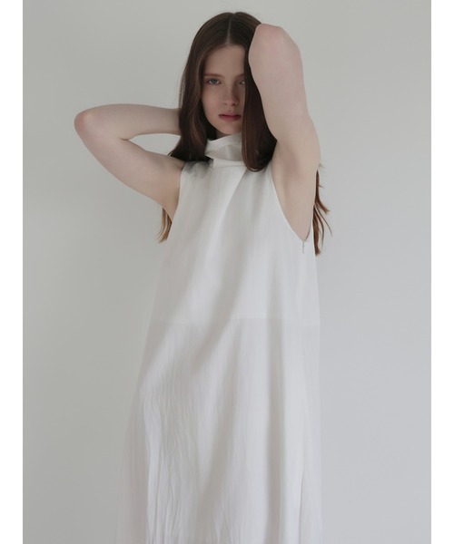 NOWNS(ナウンス)の「Sera | Halter long dress(ワンピース・レディース・ネイビー/アイボリー・FREE)」の15枚目の写真