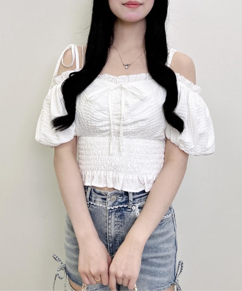 INGNI(イング)の「2Wayオフショルリボンシャーリングブラウス(シャツ/ブラウス・レディース・オフホワイト/ホワイト系その他3/ブラック系3・M)」の4枚目の写真
