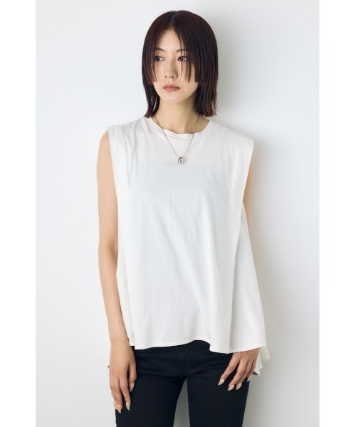 AZUL by moussy(アズールバイマウジー)の「【身長/骨格別着用画像あり】リュクスフローノースリーブトップス フレアカットトップス 春服 秋服 夏服 体系カバー お尻が隠れる(Tシャツ/カットソー・レディース・レッド/オフホワイト/ブラウン/ブラック・SMALL/MEDIUM)」の10枚目の写真