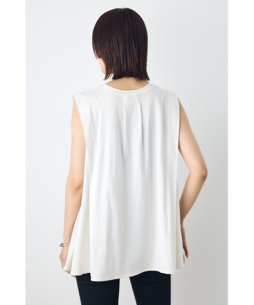 AZUL by moussy(アズールバイマウジー)の「【身長/骨格別着用画像あり】リュクスフローノースリーブトップス フレアカットトップス 春服 秋服 夏服 体系カバー お尻が隠れる(Tシャツ/カットソー・レディース・レッド/オフホワイト/ブラウン/ブラック・SMALL/MEDIUM)」の13枚目の写真