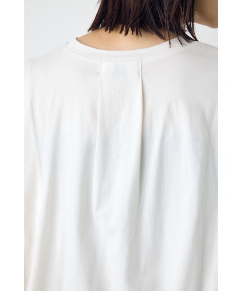 AZUL by moussy(アズールバイマウジー)の「【身長/骨格別着用画像あり】リュクスフローノースリーブトップス フレアカットトップス 春服 秋服 夏服 体系カバー お尻が隠れる(Tシャツ/カットソー・レディース・レッド/オフホワイト/ブラウン/ブラック・SMALL/MEDIUM)」の16枚目の写真