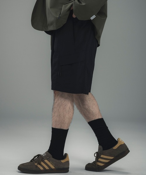 +phenix(プラスフェニックス)の「+phenix(プラスフェニックス)UTILITY POCKET SHORTS / ユーティリティポケット ショーツ(その他パンツ・メンズ・カーキ/ブルー/オレンジ/ブラック・M/L)」の7枚目の写真