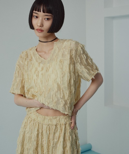 W:Huku(フーク)の「【W:Huku / コットンフリンジジャガード】Vネック 半袖 トップス / Cotton Fringe Jacquard V-Neck Top(シャツ/ブラウス・レディース・ブラック/イエロー系その他/ホワイト・FREE)」の3枚目の写真