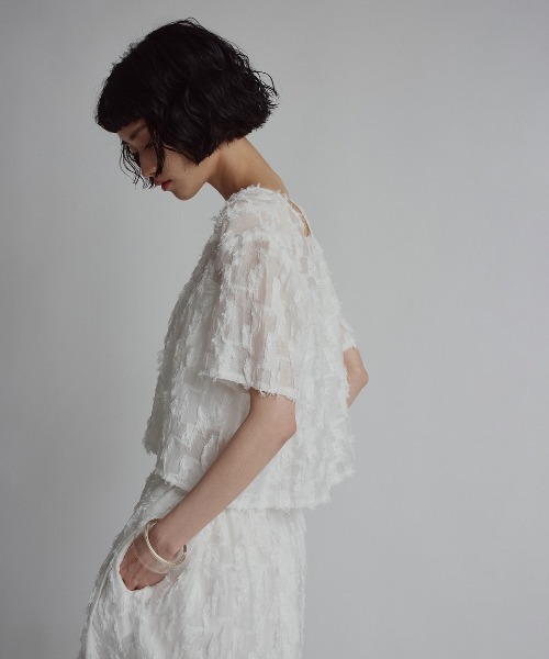 W:Huku(フーク)の「【W:Huku / コットンフリンジジャガード】Vネック 半袖 トップス / Cotton Fringe Jacquard V-Neck Top(シャツ/ブラウス・レディース・ブラック/イエロー系その他/ホワイト・FREE)」の5枚目の写真