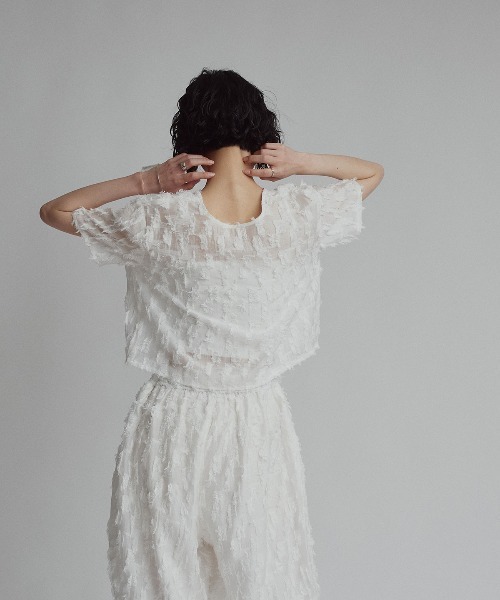 W:Huku(フーク)の「【W:Huku / コットンフリンジジャガード】Vネック 半袖 トップス / Cotton Fringe Jacquard V-Neck Top(シャツ/ブラウス・レディース・ブラック/イエロー系その他/ホワイト・FREE)」の13枚目の写真