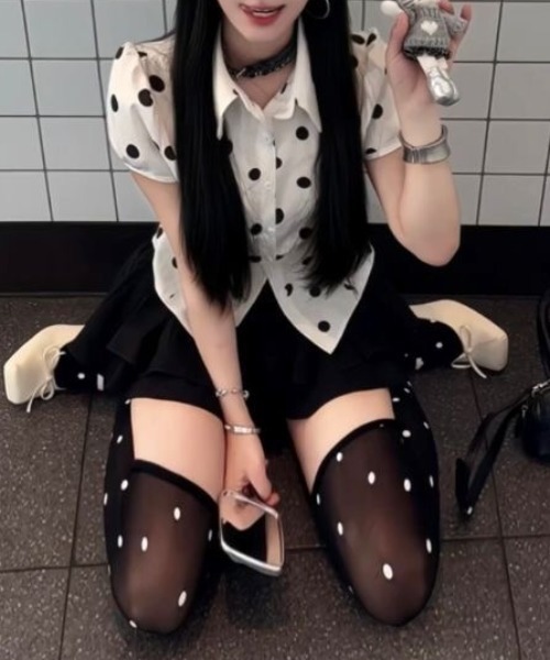 lilful(リルフル)の「【26年春夏新作】ドット柄 パフスリーブ バックリボン シャツブラウス(シャツ/ブラウス・レディース・ホワイト・M/S)」の11枚目の写真