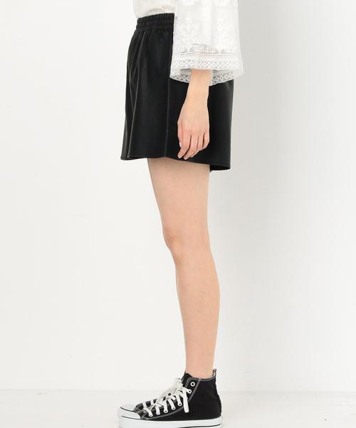 Another Edition（アナザーエディション）の「theFIFTHフェイクレザーショートパンツ/theFIFTH FLLT SPT◆（その他パンツ・レディース・ブラック・フリー）」の4枚目の写真