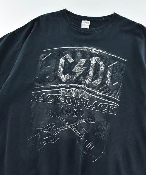 GILDAN(ギルダン)の「【USED】Y2K GILDAN “AC/DC BACK IN BLACK” バンドTシャツ(Tシャツ/カットソー・メンズ・ブラック・X-LARGE)」の2枚目の写真