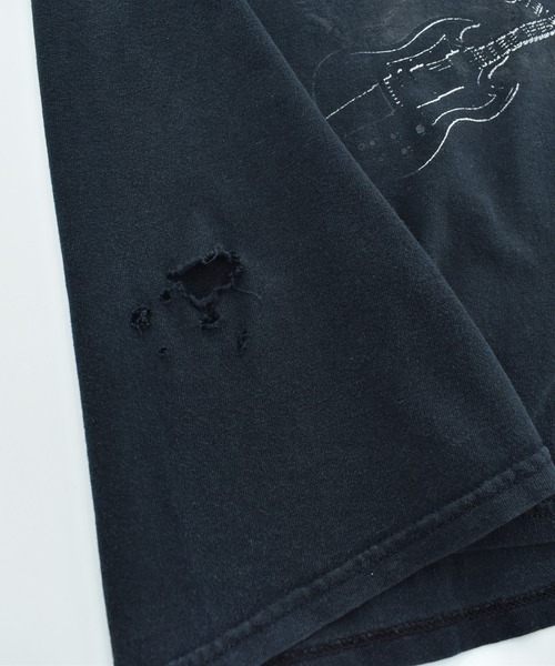 GILDAN(ギルダン)の「【USED】Y2K GILDAN “AC/DC BACK IN BLACK” バンドTシャツ(Tシャツ/カットソー・メンズ・ブラック・X-LARGE)」の4枚目の写真