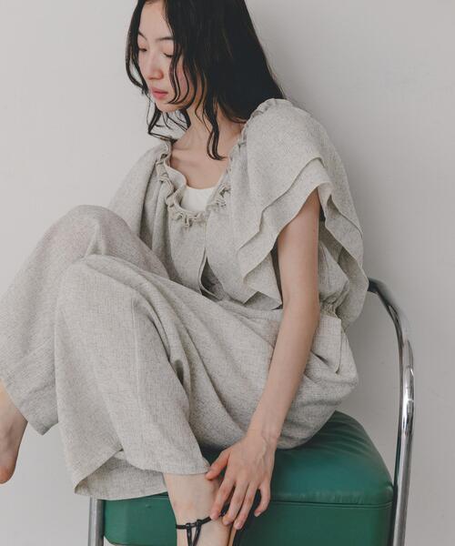 SENSE OF PLACE by URBAN RESEARCH(センスオブプレイスバイアーバンリサーチ)の「サマーツイードフリルオールインワン(その他パンツ・レディース・ブラウン/アイボリー/グレー・ONE)」の2枚目の写真