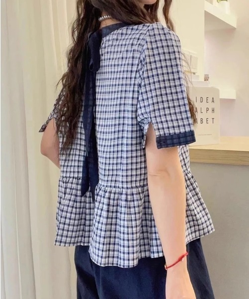 LUCPY(ラクピー)の「ギンガムチェックペプラムブラウス(シャツ/ブラウス・レディース・ブルー・LARGE/MEDIUM/XX-LARGE/X-LARGE)」の3枚目の写真