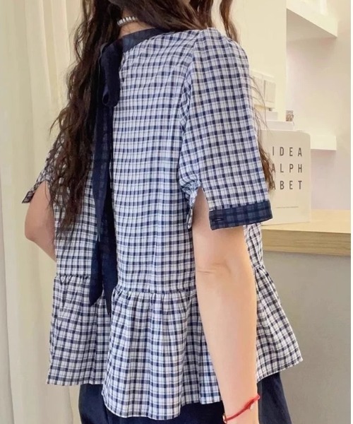 LUCPY(ラクピー)の「ギンガムチェックペプラムブラウス(シャツ/ブラウス・レディース・ブルー・LARGE/MEDIUM/XX-LARGE/X-LARGE)」の6枚目の写真