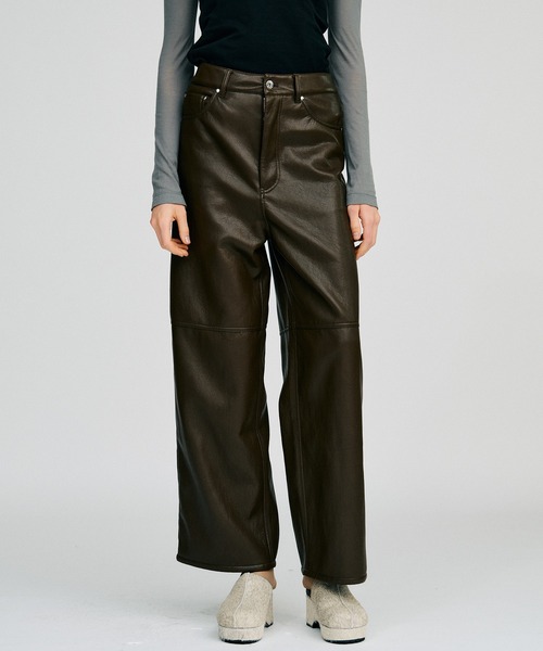 PRANK PROJECT(プランクプロジェクト)の「【2026Autumn Pre-Order】シンセテイックレザーストレートパンツ / Synthetic Leather Straight Pants(その他パンツ・レディース・ブラウン/ブラック・38/36/34)」の11枚目の写真