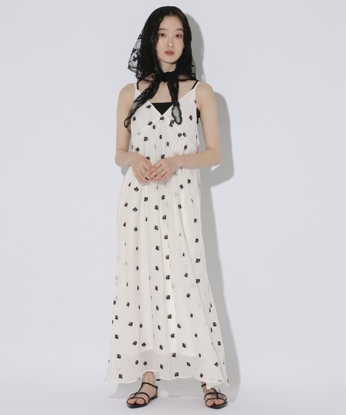 LAKOLE（ラコレ）の「楊柳刺繍キャミワンピース / 1051874（ワンピース・レディース・ライトグリーン/オフホワイト/ブラック・FREE）」の2枚目の写真