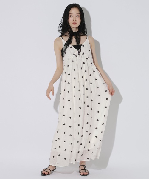 LAKOLE（ラコレ）の「楊柳刺繍キャミワンピース / 1051874（ワンピース・レディース・ライトグリーン/オフホワイト/ブラック・FREE）」の5枚目の写真