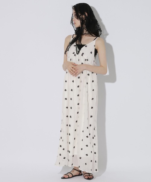 LAKOLE（ラコレ）の「楊柳刺繍キャミワンピース / 1051874（ワンピース・レディース・ライトグリーン/オフホワイト/ブラック・FREE）」の7枚目の写真