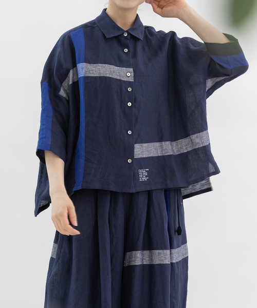 nop de nod(ノップドゥノッド)の「Ciel リネンラインパネル6分袖シャツ(シャツ/ブラウス・レディース・ブラック/レッド/ネイビー・M)」の2枚目の写真