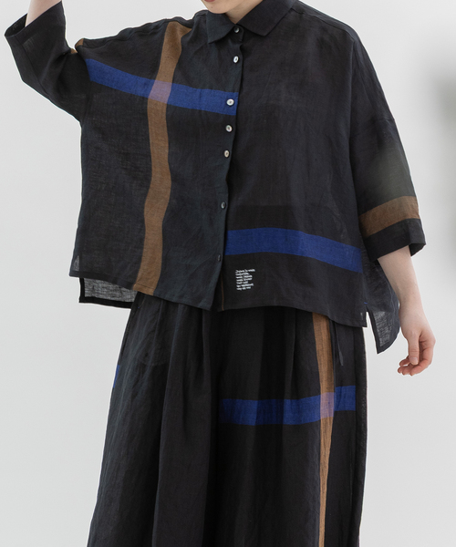 nop de nod(ノップドゥノッド)の「Ciel リネンラインパネル6分袖シャツ(シャツ/ブラウス・レディース・ブラック/レッド/ネイビー・M)」の22枚目の写真