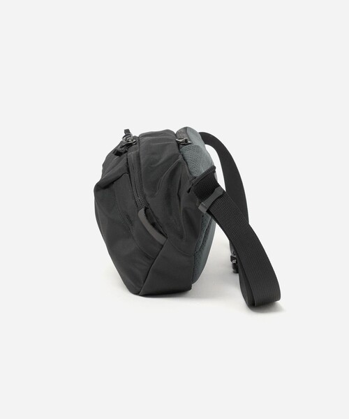 THE NORTH FACE(ザノースフェイス)の「【WEB限定】<THE NORTH FACE>オリオン 3 ショルダーバッグ(ショルダーバッグ・メンズ・ダークグレー/ブラック/ダークブラウン・FREE)」の4枚目の写真