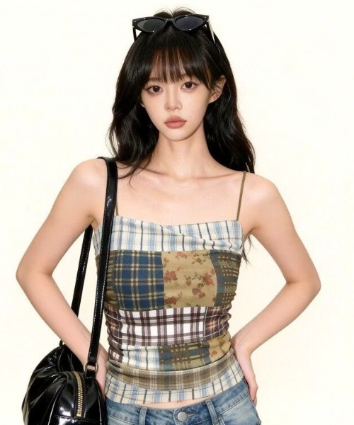 AVYL(アヴィル)の「チェック切替 シャーリングビスチェキャミソール(キャミソール・レディース・ブラウン/ブルー・M)」の2枚目の写真