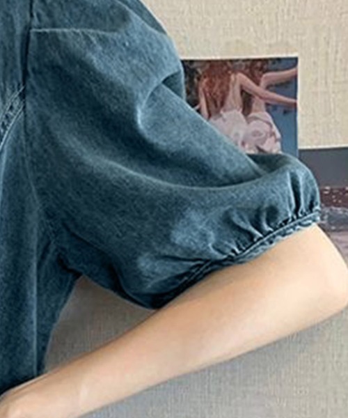 ReRe(リリ)の「パール風ボタンデニムパフスリーブブラウス(シャツ/ブラウス・レディース・ブルー・MEDIUM/LARGE/X-LARGE)」の4枚目の写真