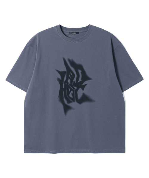 ADHOC(アドホック)の「男女共用スモージAD HOCグラフィックTシャツ (CH-GREY) (HC6STA7)(Tシャツ/カットソー・メンズ・その他・90/95)」の1枚目の写真