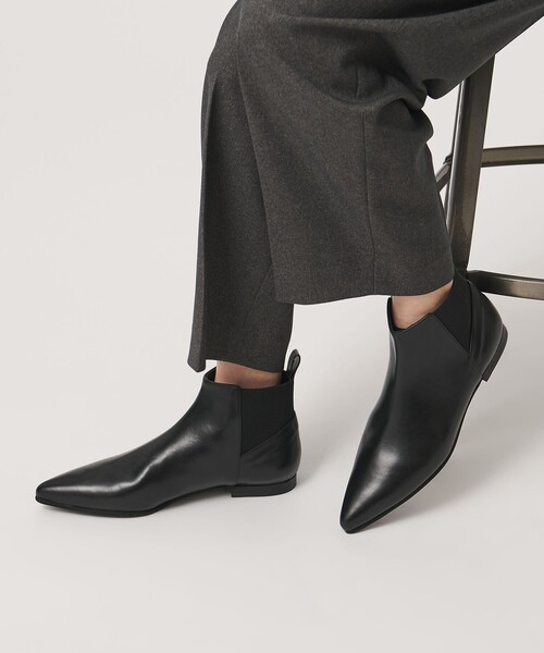 MARW UNITED ARROWS(マルゥ ユナイテッドアローズ)の「<MARW UNITED ARROWS+ODETTE E ODILE>バックゴア ショートブーツ(ブーツ・レディース・ブラック・23.5cm/23cm/24cm/22.5cm/22cm/25cm/24.5cm)」の1枚目の写真