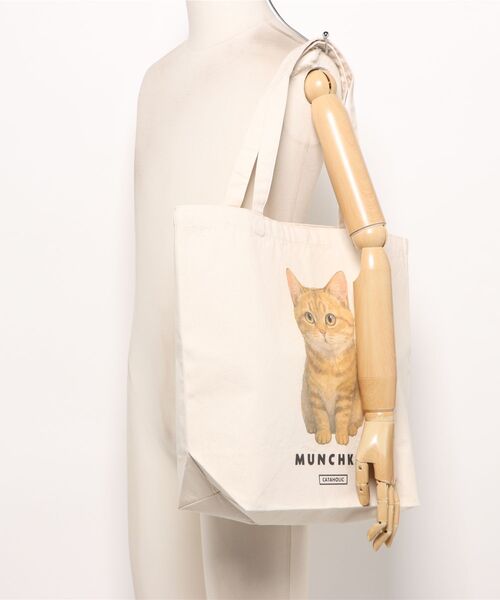 Moftique（モフティック）の「Moftique（モフティック） トートバッグ キャンバス マチ有 生成り マンチカン 猫 アニマルプリント Lサイズ（トートバッグ・レディース・ナチュラル・FREE）」の6枚目の写真