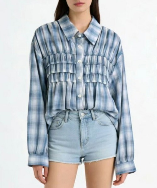 AMELY(エミリー)の「シャーリングデザインオーバーサイズシャツ(Tシャツ/カットソー・レディース・ホワイト/ブルー/ブラック・フリー)」の3枚目の写真