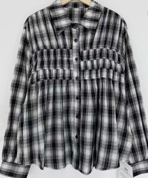 AMELY(エミリー)の「シャーリングデザインオーバーサイズシャツ(Tシャツ/カットソー・レディース・ホワイト/ブルー/ブラック・フリー)」の5枚目の写真