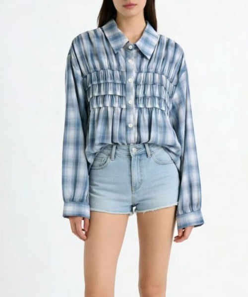 AMELY(エミリー)の「シャーリングデザインオーバーサイズシャツ(Tシャツ/カットソー・レディース・ホワイト/ブルー/ブラック・フリー)」の4枚目の写真