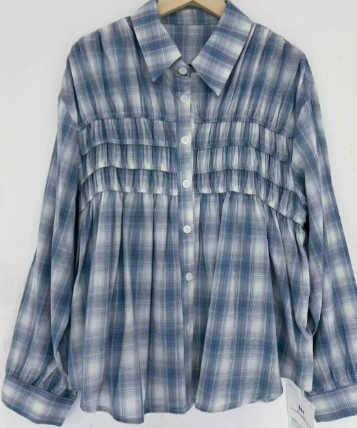 AMELY(エミリー)の「シャーリングデザインオーバーサイズシャツ(Tシャツ/カットソー・レディース・ホワイト/ブルー/ブラック・フリー)」の7枚目の写真